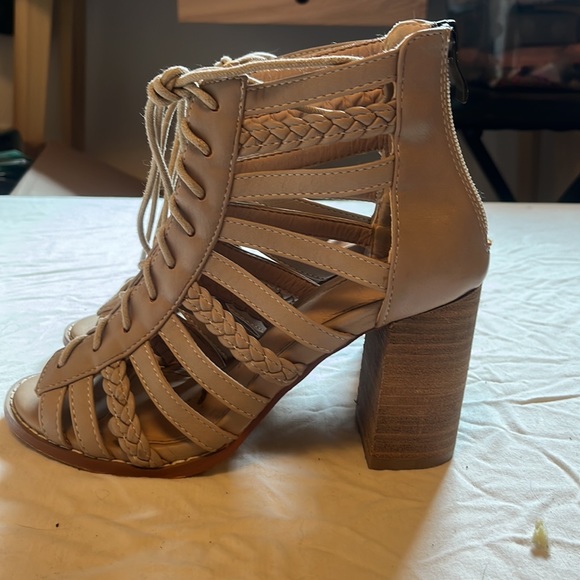 High heeled Sandals - Picture 2 of 3